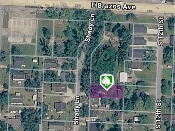 125 Shady Ln, West Columbia, TX 77486