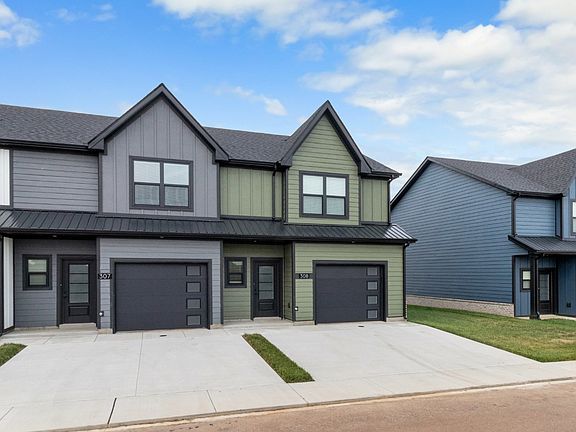 2nd image of 601 Jonathan Wade Cir