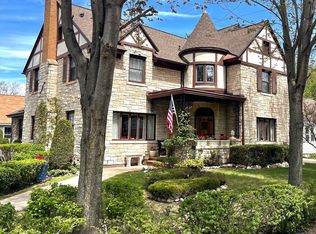 832 N Main St, Ishpeming, MI 49849