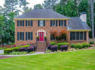 859 Valbrook Ct SW, Lilburn, GA 30047