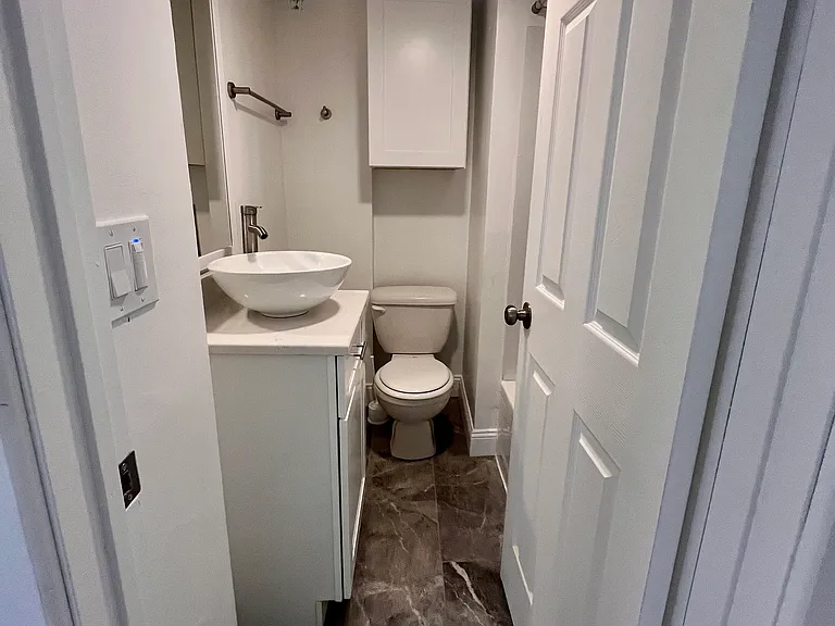 88 Chestnut St #2R — Photo 6