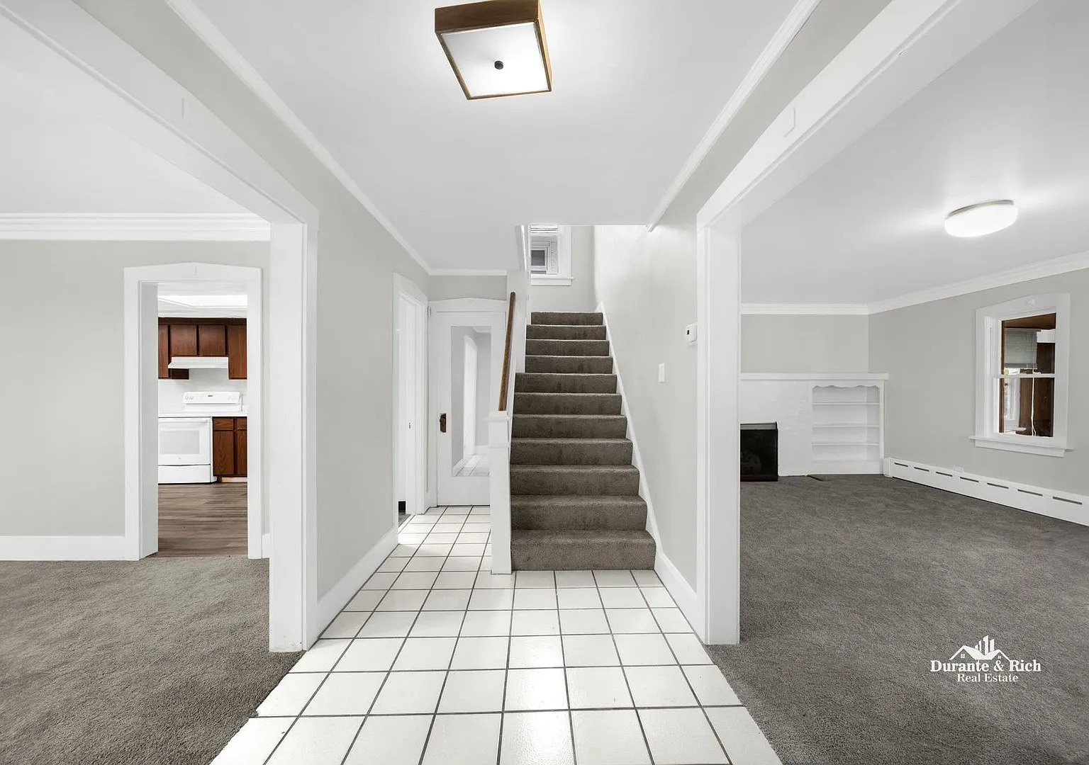 Single Family Home in Historic Oak Park Neighborhood — Photo 2