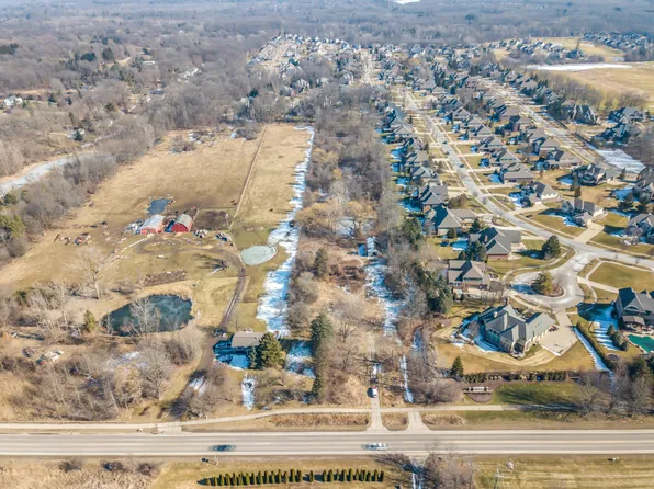 7390 Clintonville Rd, Clarkston, MI 48348