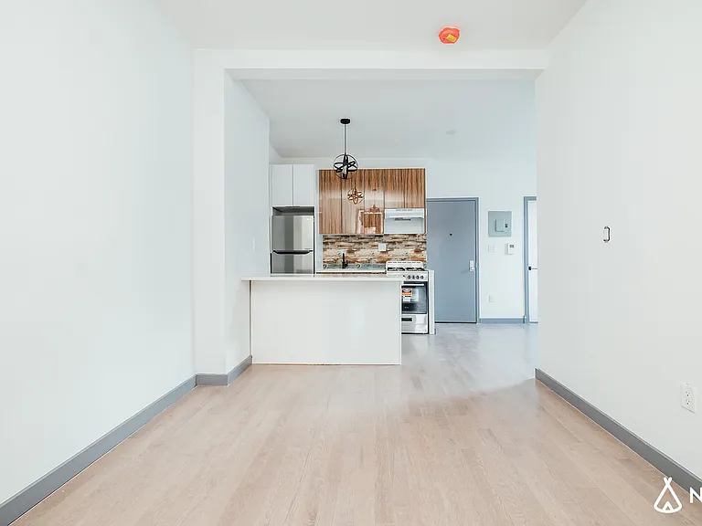 2553 Church Ave #2F — Photo 4