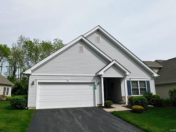 3rd image of 3057 Oak Hills Dr