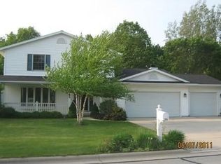 702 Martin Ln, Sheboygan, WI 53083