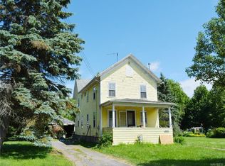 6085 Railroad St, Clarence Center, NY 14032