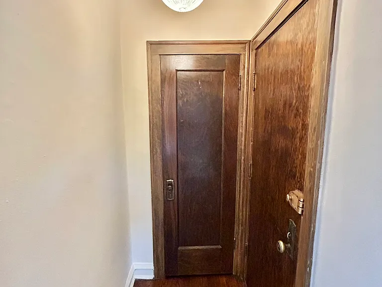 520 W Belden Ave — Photo 26
