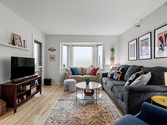 5th image of 93 Kearney Lake Rd #409