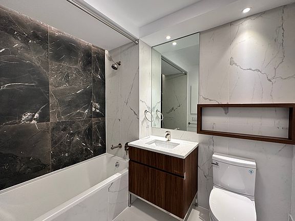 5th image of 228 E 135th St #310