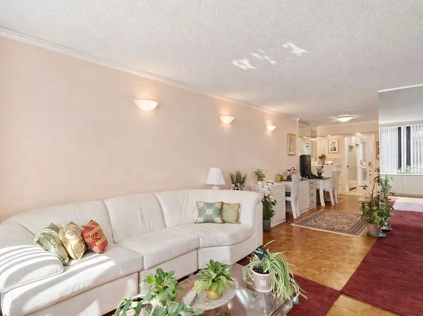 445 5th Ave #28E, New York, NY 10016