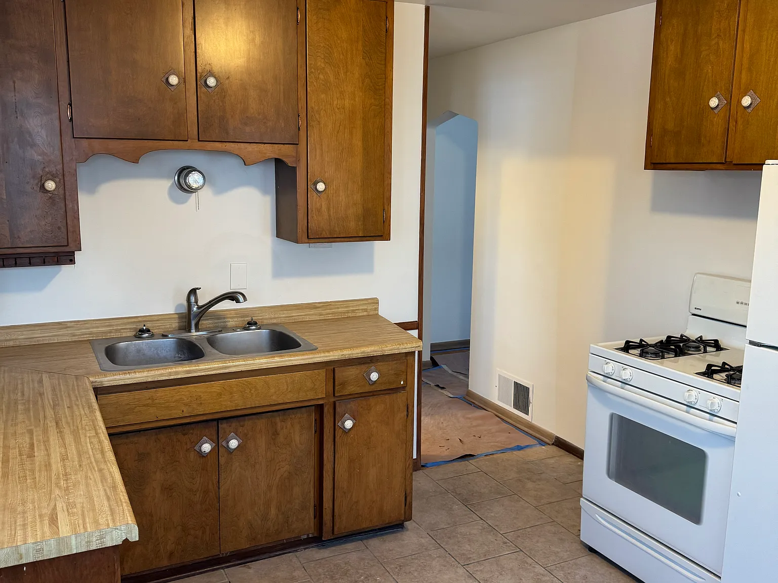 4 bed, 1700 sqft, $2,500 — Photo 2