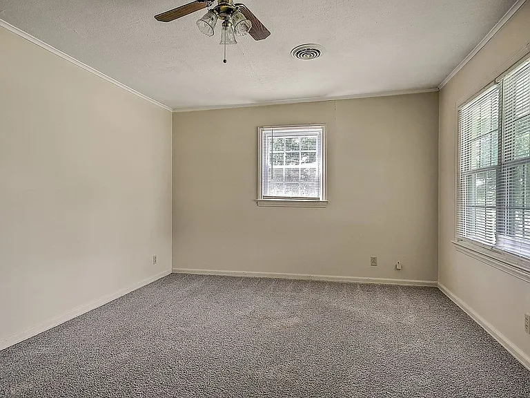 2207 Buckingham Rd — Photo 19