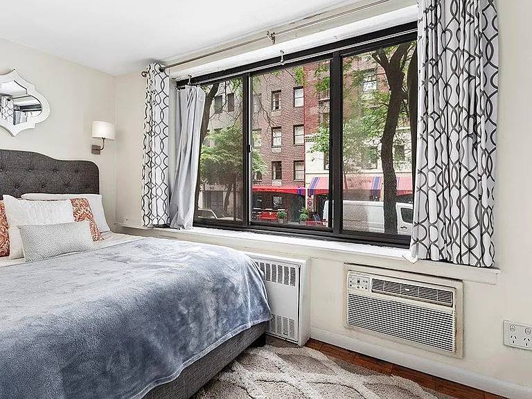 235 E 51st St #2B — Photo 4