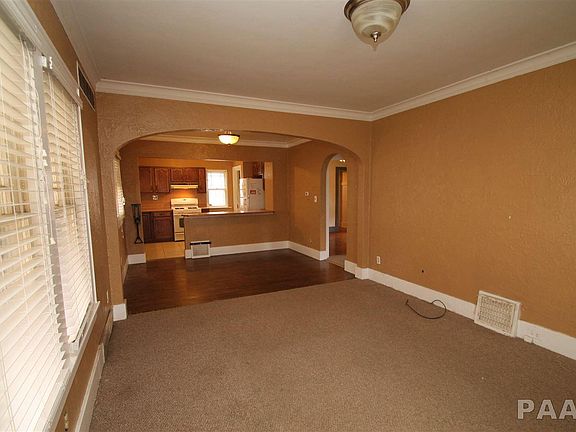 5th image of 1127 W Thrush Ave
