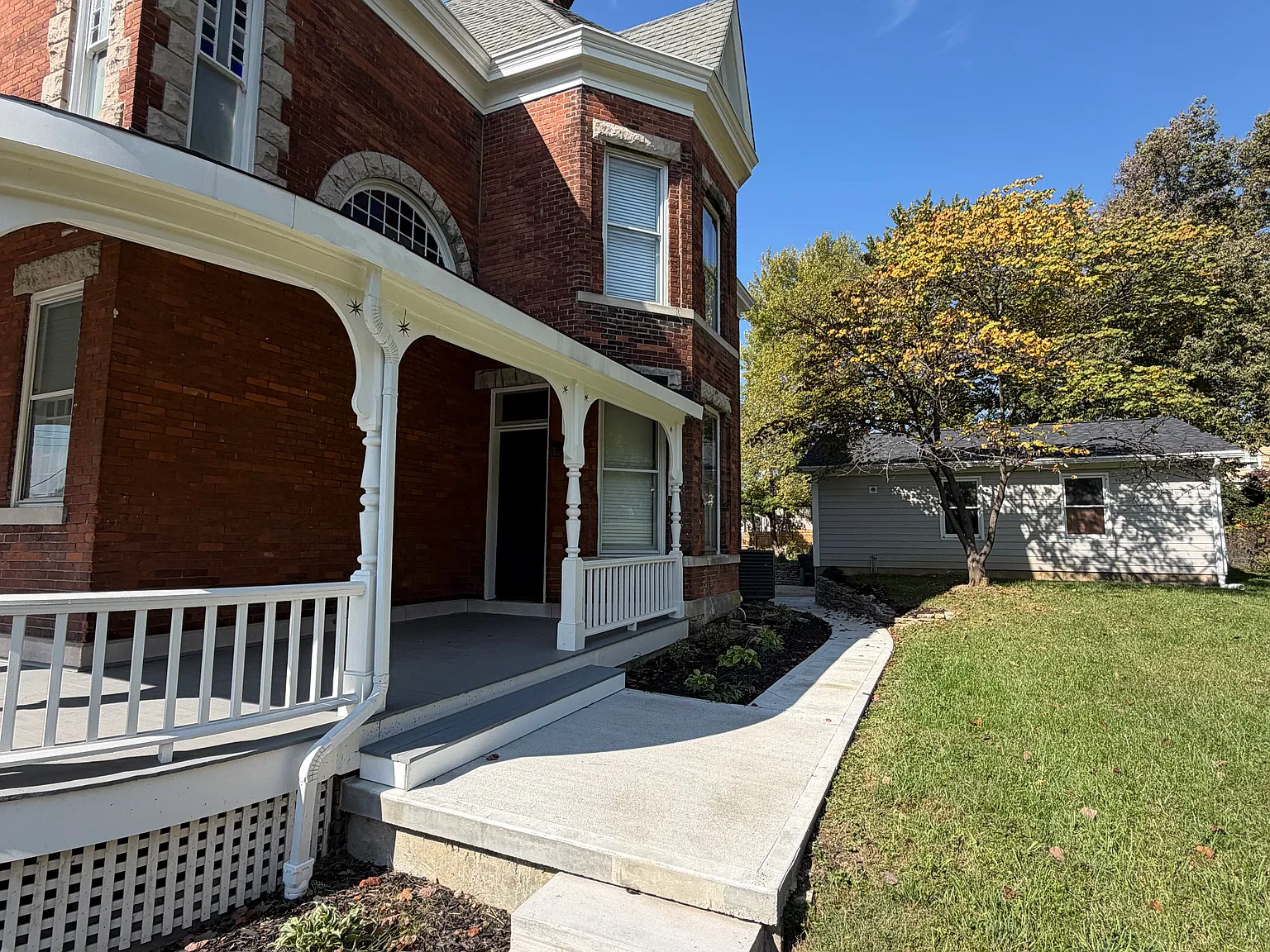 4 bed, 2.5 bath, 2854 sqft, $3,000 — Photo 4