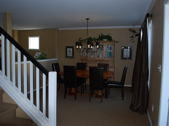 3rd image of 7502 Cottonwood Dr SE