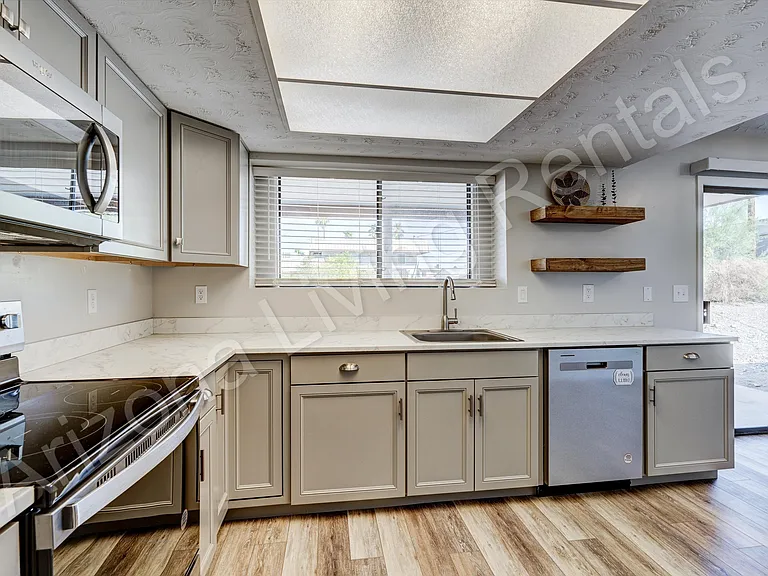 435 Flamingo Ln — Photo 10