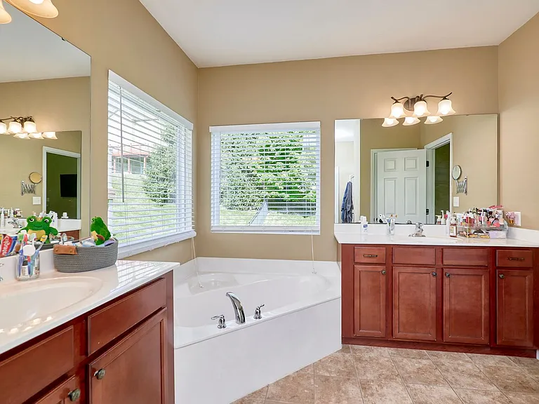 5233 Mirasol Manor Way — Photo 33