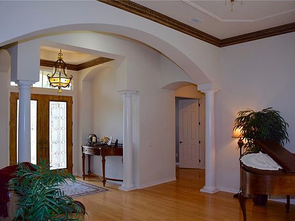 3rd image of 6104 Audubon Manor Blvd