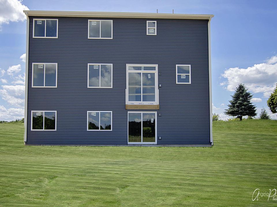 2nd image of 2010 Greenview Dr