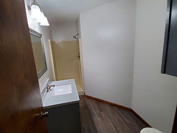 4th image of 276 W Pinehurst St