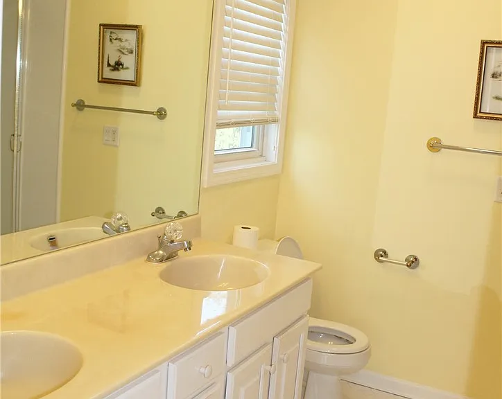 121 Brittany Cir — Photo 18