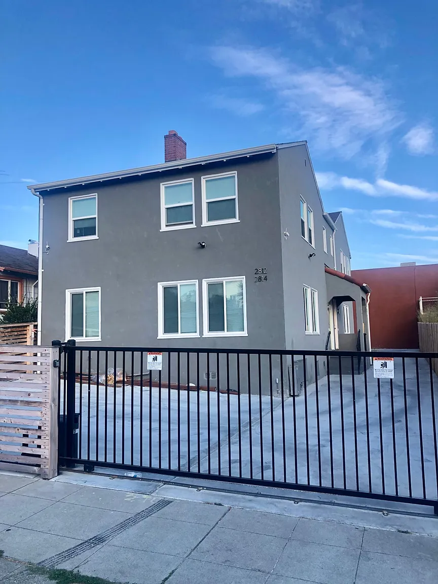2812 76th Ave photo 1