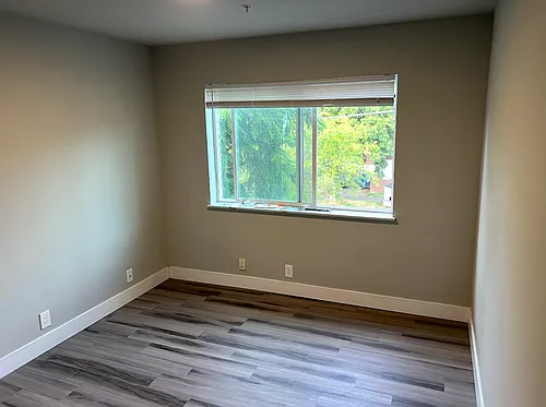 Husky Court Apartments Photo 1
