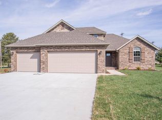 677 Becky St, Willard, MO 65781