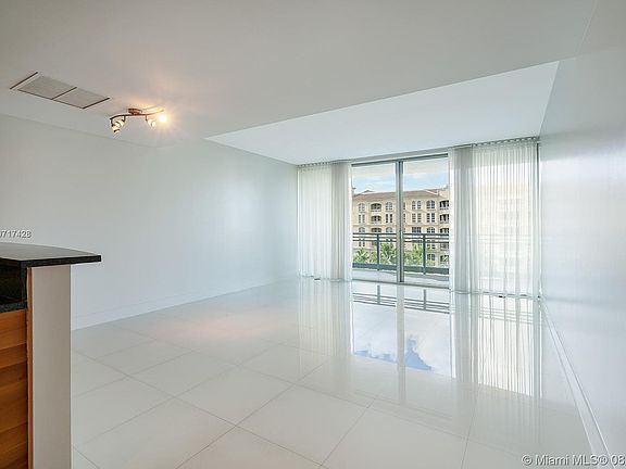 5th image of 2950 NE 188th St APT 410