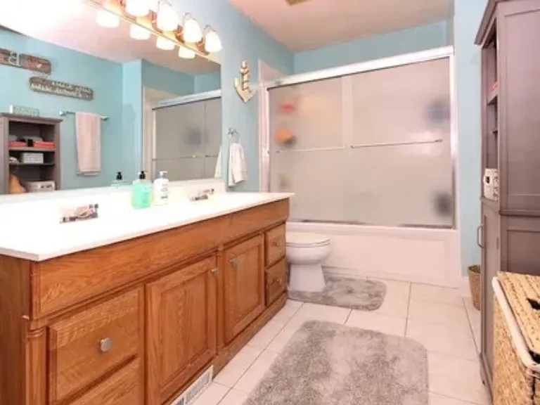 2034 Lake View Cir — Photo 11