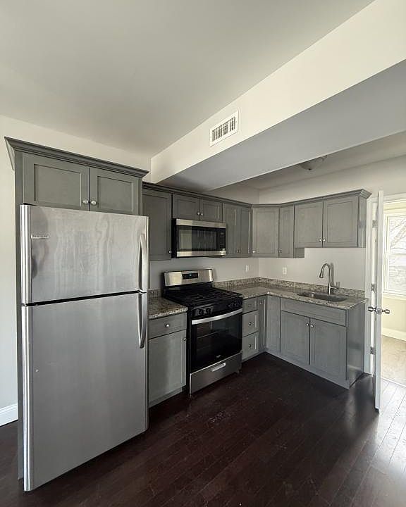 1st image of 108 Grant St