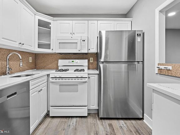 2nd image of 119 Meadowview Ln #119