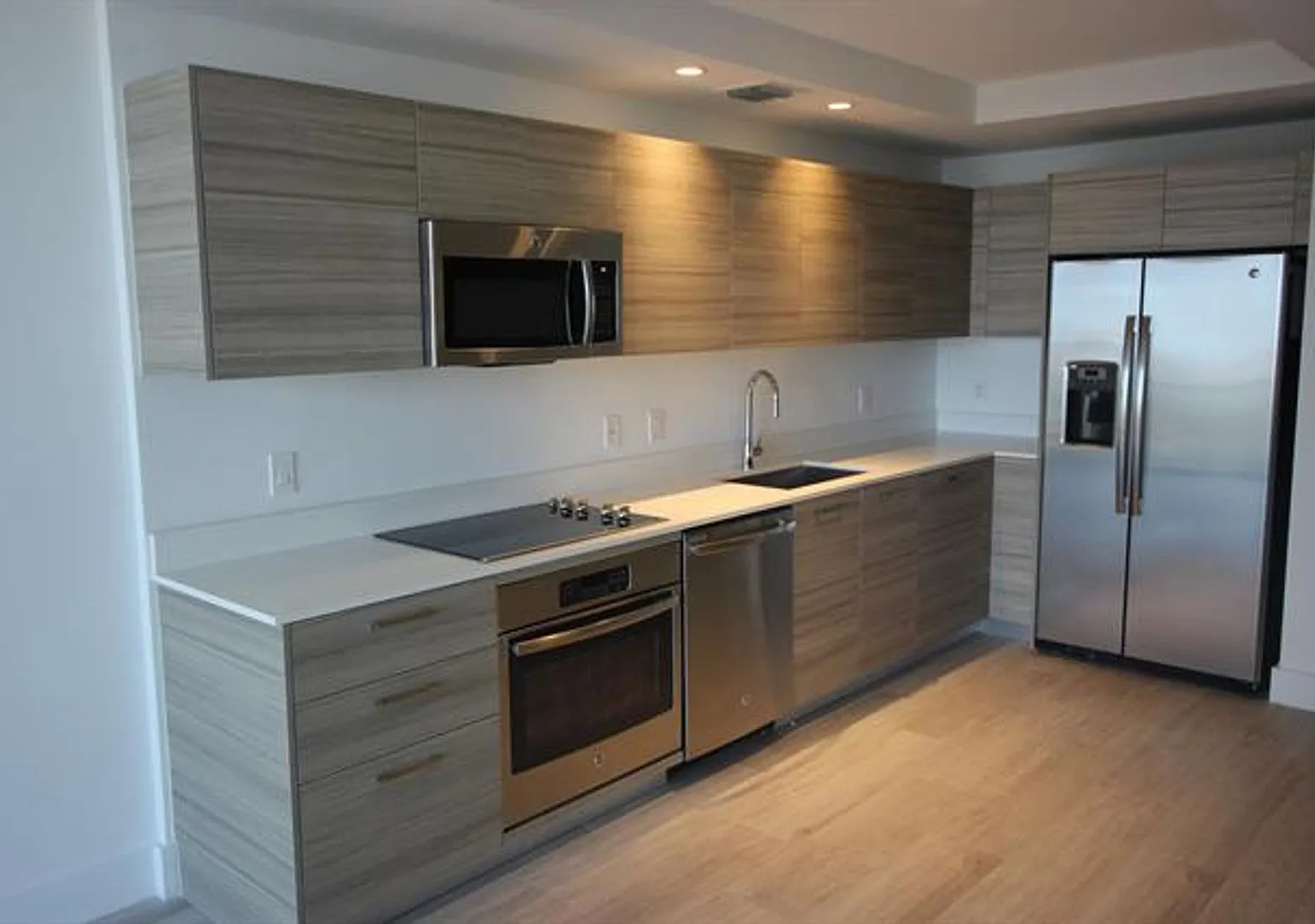 121 NE 34th St cu-806A, Miami, FL 33137 — Photo 1