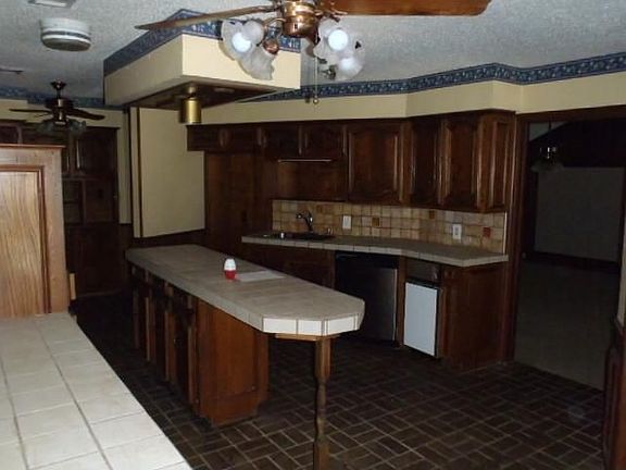 3rd image of 1202 Lakeshore Dr