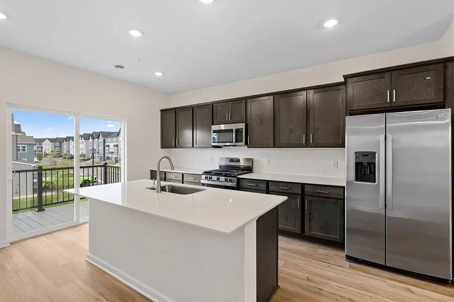 4 bed, 2.5 bath, 2080 sqft, $2,995 — Photo 3