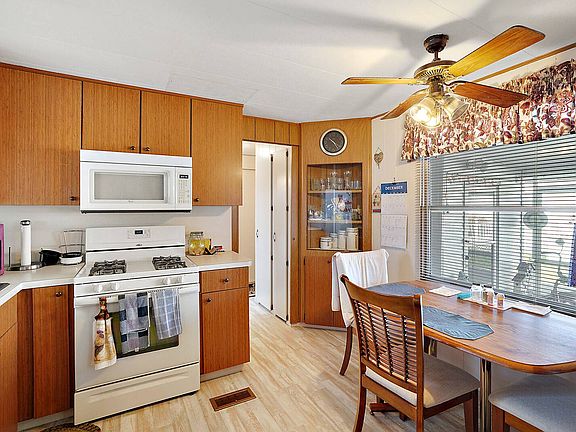 4th image of 24B Janice Ave