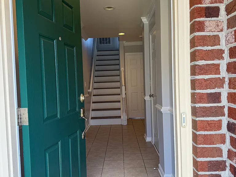 John Diskin Cir — Photo 1