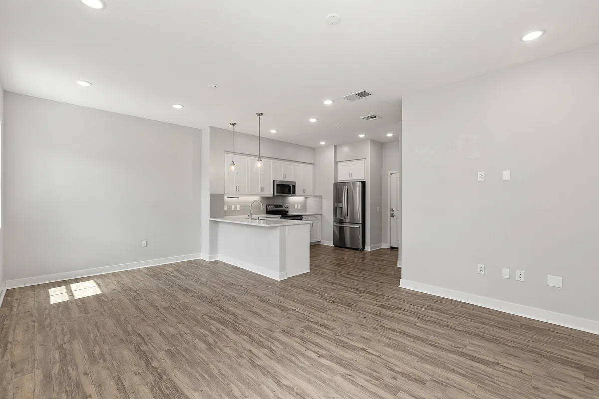 135 Avenida Chapala — Photo 4