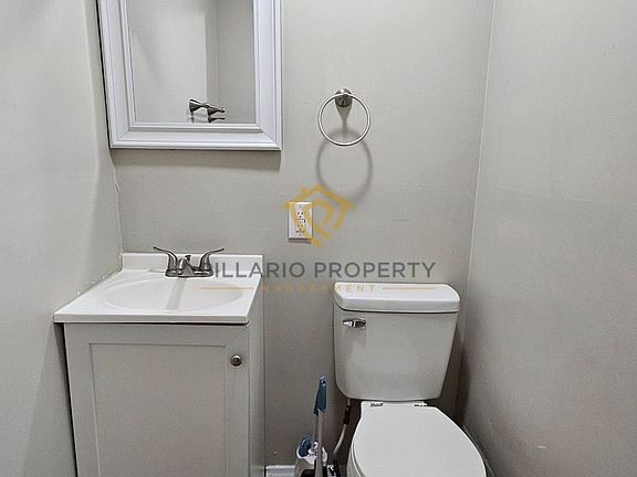 5th image of 933-935 N Dearborn St