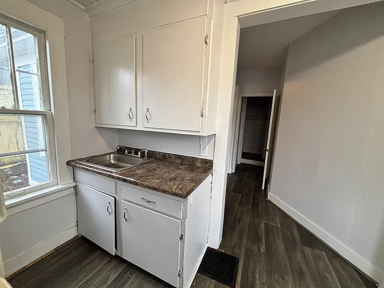 1404 W Michigan Ave #2 — Photo 6