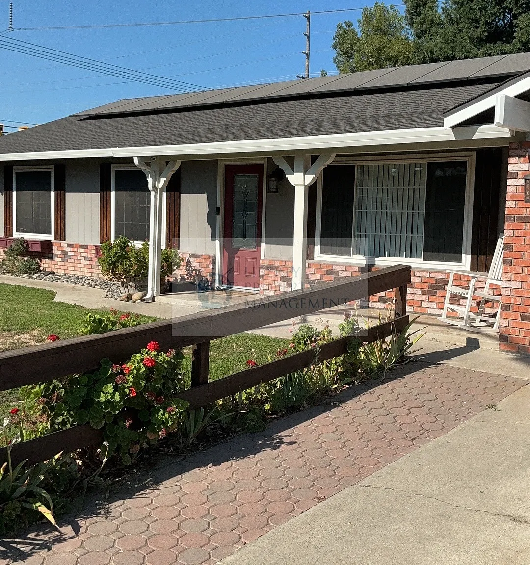 3 bed, 1449 sqft, $2,795 — Photo 2