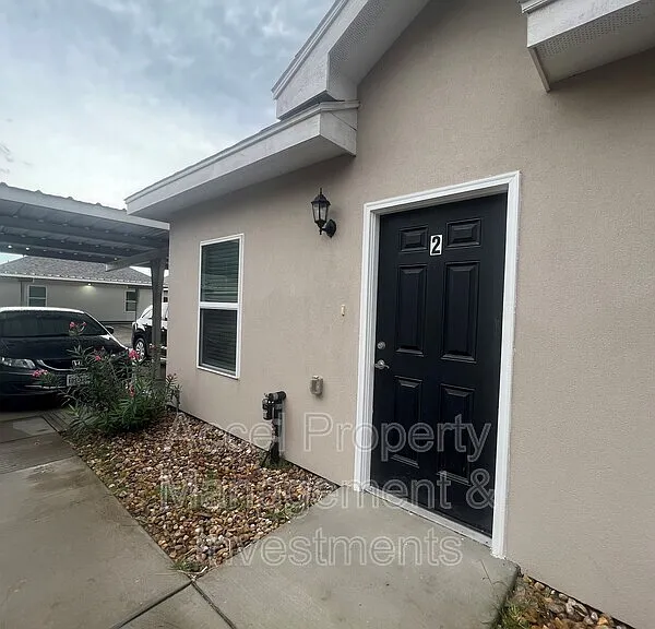 413 Downing Ave #2 — Photo 2