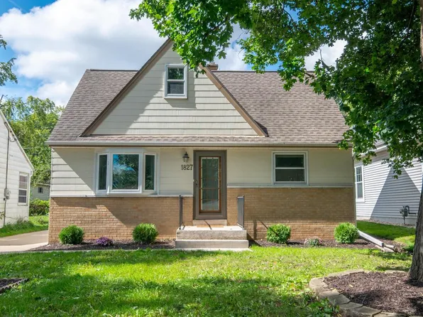 1827 N 117th STREET, Wauwatosa, WI 53226