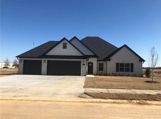 530 Frizzo St, Springdale, AR 72762