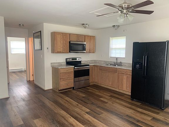 3rd image of 161 Brandon Dr