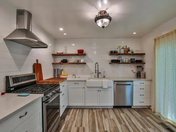 936 Commons Dr, Sacramento, CA 95825