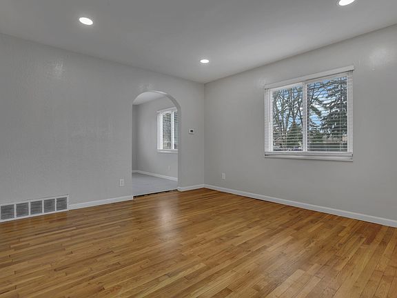 3rd image of 1457 Weldon Ave #A