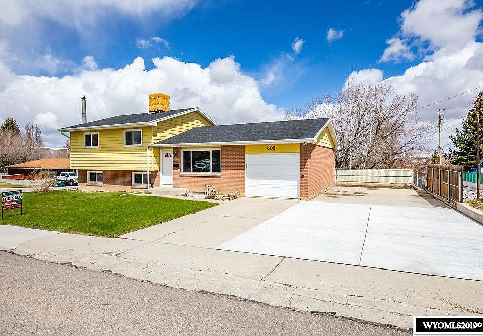 1st image of 605 Donalynn Dr